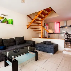 https://apartamentos-el-cortijo.tenerifehoteles.net