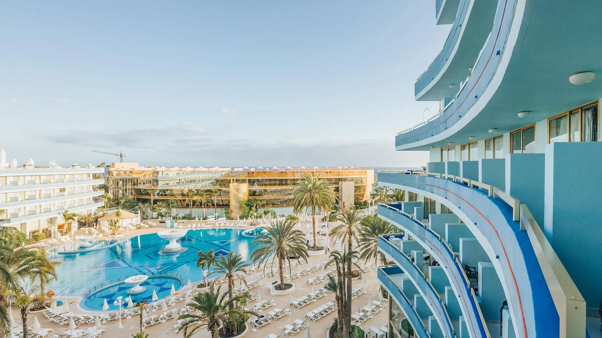 Mediterranean Palace Playa de las Américas 5*,
